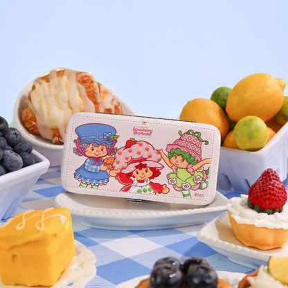 STRAWBERRY SHORTCAKE magnetic case & tweezer bundle